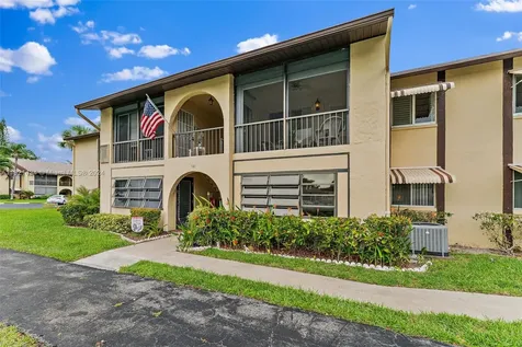 341 Pine Ridge Circle Green Acres FL 33463