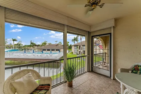 341 Pine Ridge Circle Green Acres FL 33463