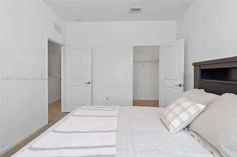 1469 SE 24th Terrace Homestead FL 33035
