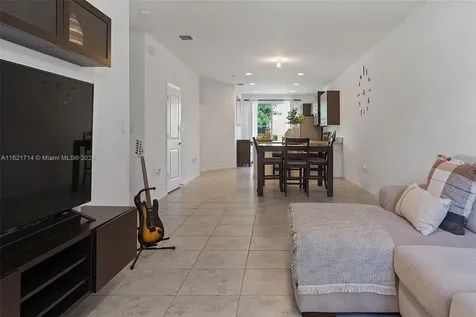 1469 SE 24th Terrace Homestead FL 33035