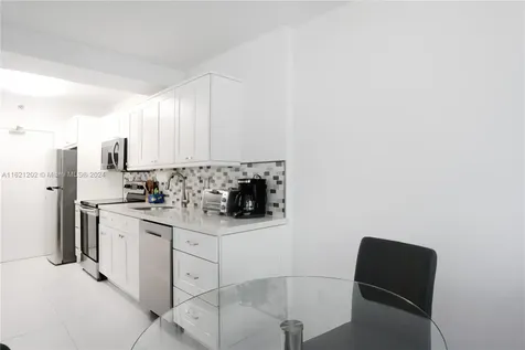 100 Lincoln Road Miami Beach FL 33139