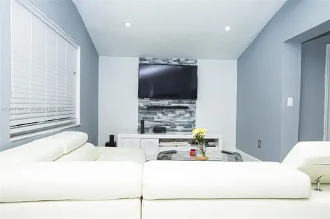 418 NW 47th Street Miami FL 33127