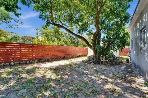 418 NW 47th Street Miami FL 33127