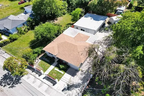 418 NW 47th Street Miami FL 33127