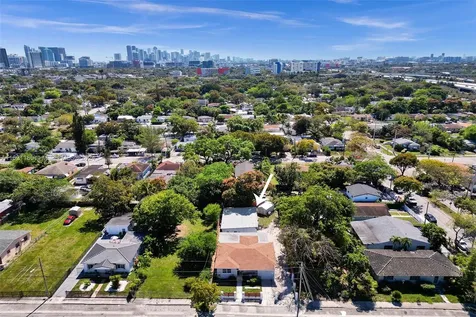 418 NW 47th Street Miami FL 33127