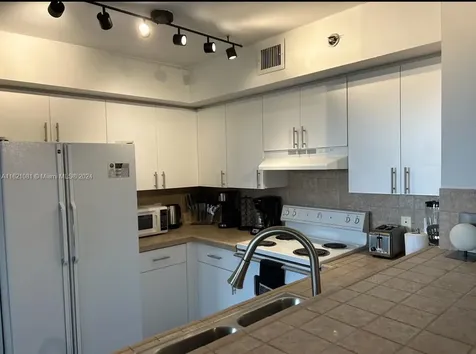 19999 E Country Club Drive Aventura FL 33180