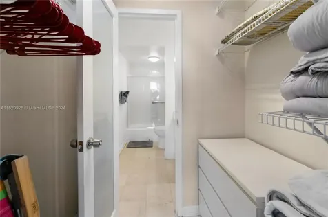 100 Lincoln Road Miami Beach FL 33139