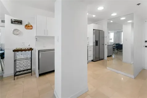 100 Lincoln Road Miami Beach FL 33139