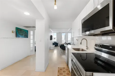 100 Lincoln Road Miami Beach FL 33139