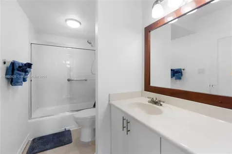 100 Lincoln Road Miami Beach FL 33139