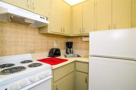 1716 N 16th Court Hollywood FL 33020