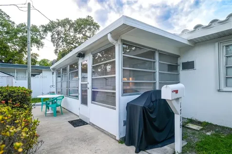 1716 N 16th Court Hollywood FL 33020