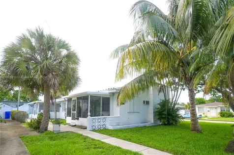 1716 N 16th Court Hollywood FL 33020