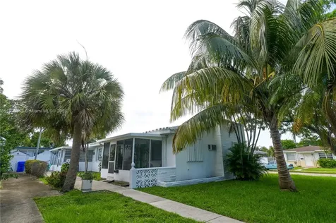 1716 N 16th Court Hollywood FL 33020