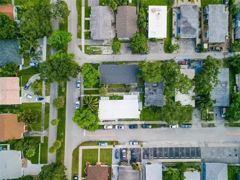 1716 N 16th Court Hollywood FL 33020