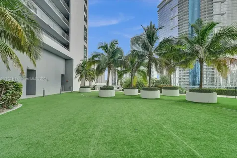 888 Biscayne Boulevard Miami FL 33132