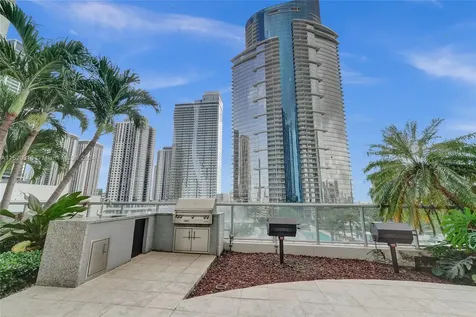 888 Biscayne Boulevard Miami FL 33132