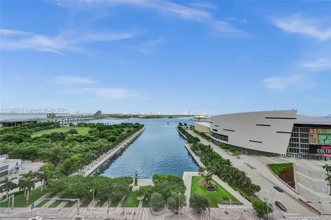 888 Biscayne Boulevard Miami FL 33132