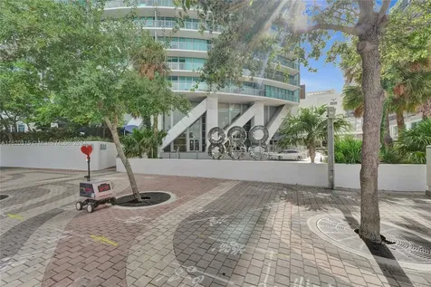 888 Biscayne Boulevard Miami FL 33132