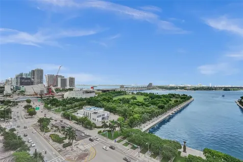 888 Biscayne Boulevard Miami FL 33132