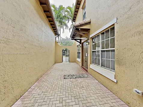 846 SW 146th Terrace Pembroke Pines FL 33027