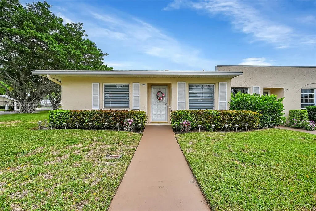 8765 Bella Vista Drive Boca Raton FL 33433