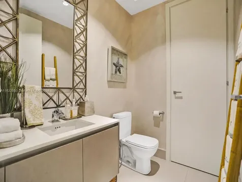 3250 NE 188th Street Aventura FL 33180