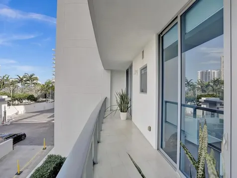 3250 NE 188th Street Aventura FL 33180