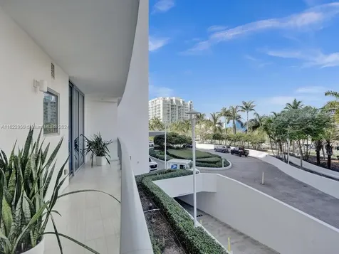 3250 NE 188th Street Aventura FL 33180