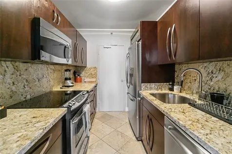 100 Lincoln Road Miami Beach FL 33139