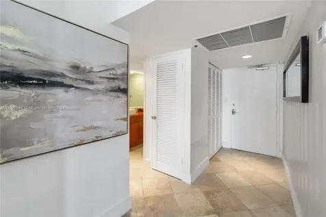 100 Lincoln Road Miami Beach FL 33139