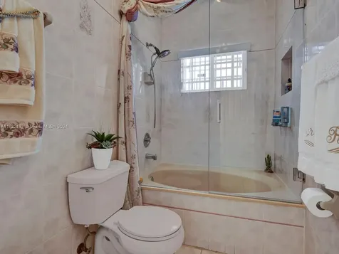 8910 NW 153rd Terrace Miami Lakes FL 33018