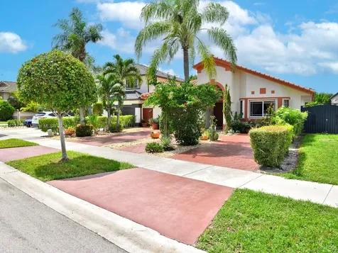 8910 NW 153rd Terrace Miami Lakes FL 33018
