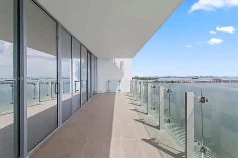 700 NE 26 Th Terrace Miami FL 33137