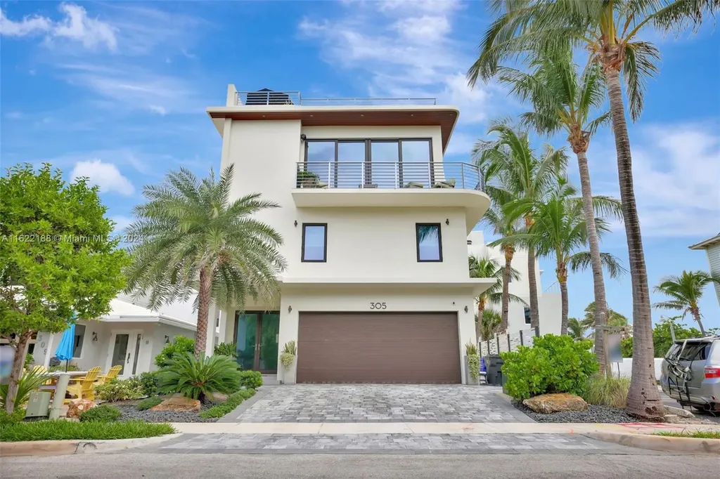 305 Oak Street Hollywood FL 33019