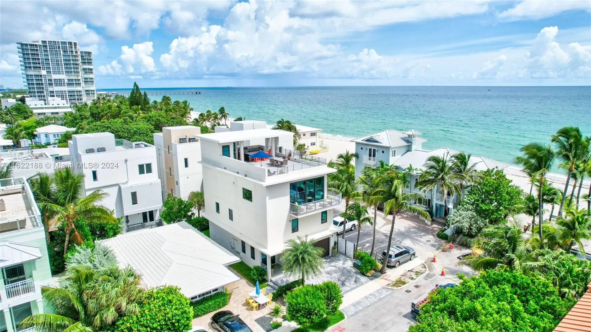 305 Oak Street Hollywood FL 33019