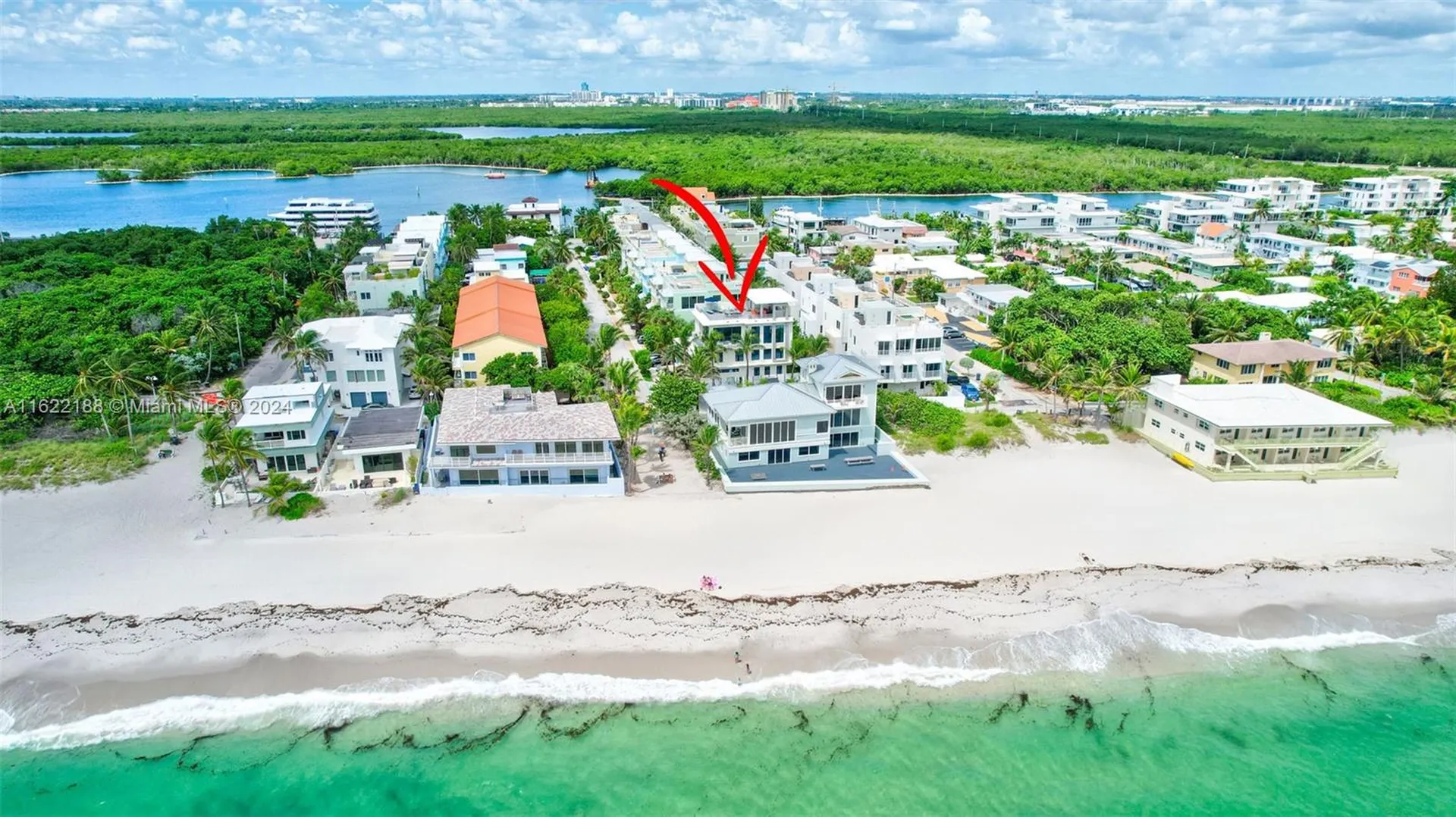305 Oak Street Hollywood FL 33019
