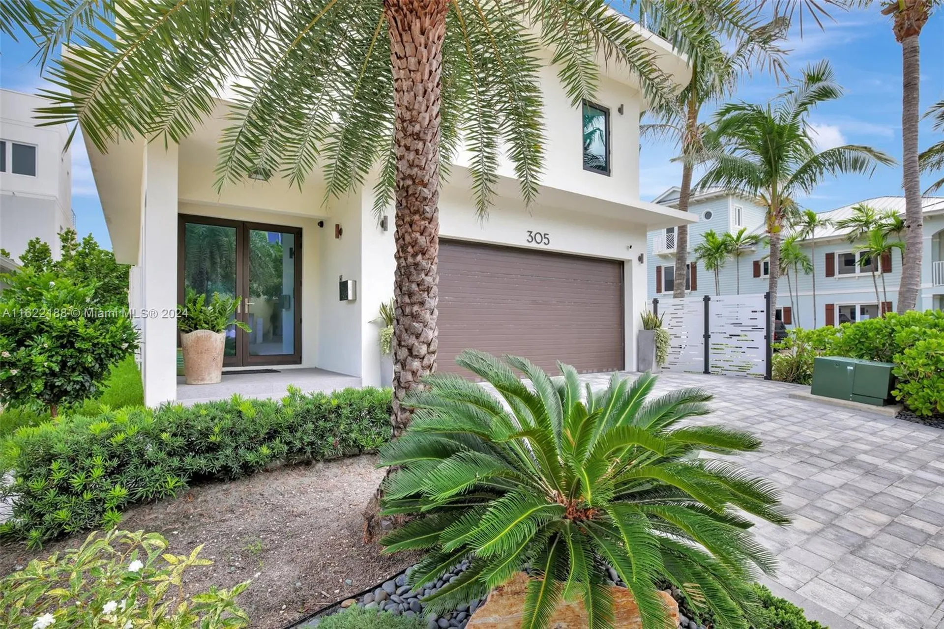 305 Oak Street Hollywood FL 33019