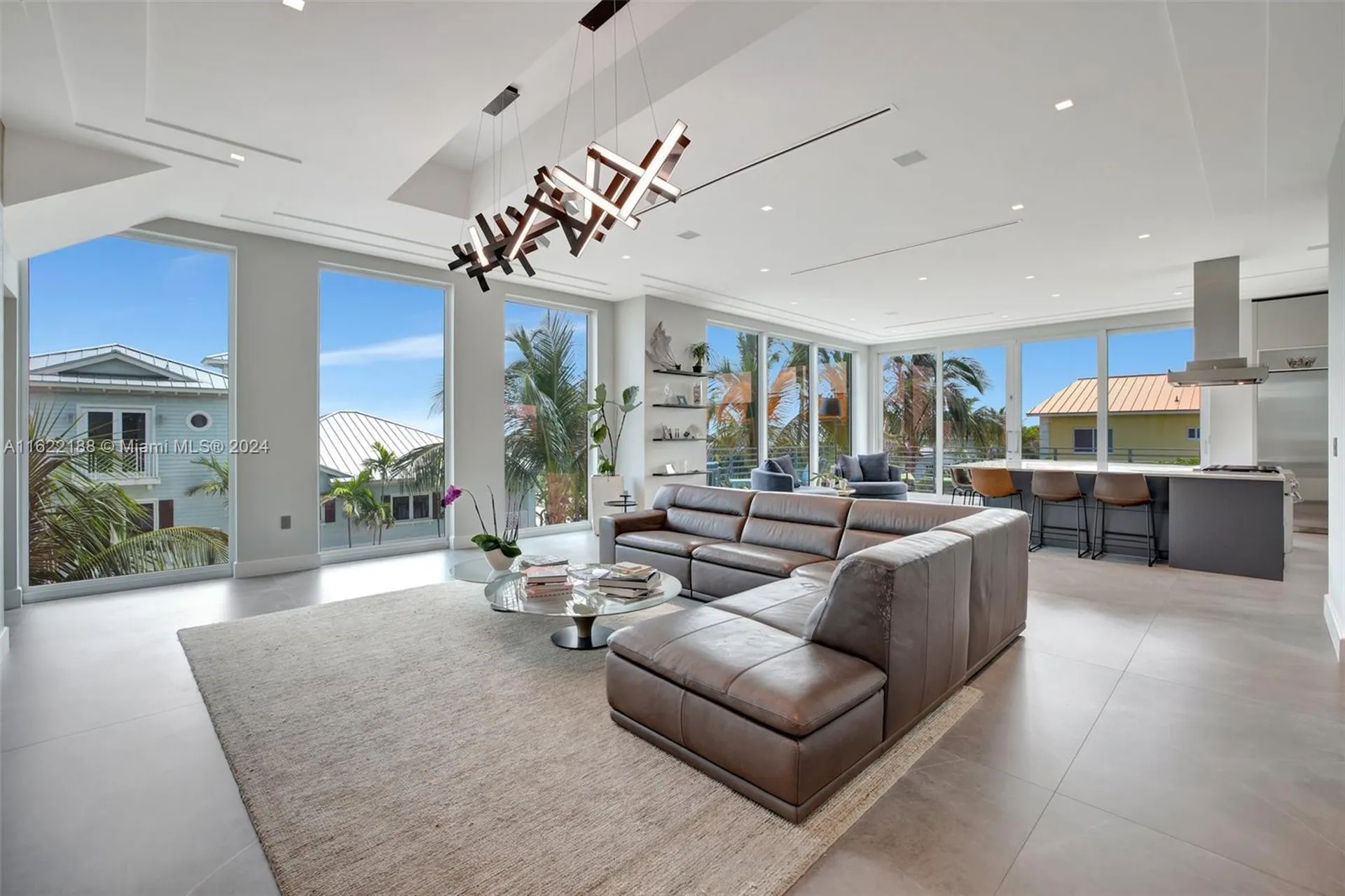 305 Oak Street Hollywood FL 33019