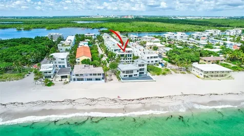 305 Oak Street Hollywood FL 33019
