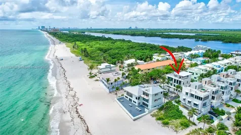 305 Oak Street Hollywood FL 33019