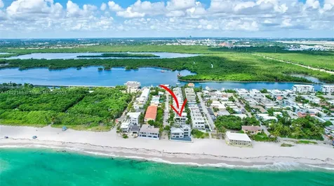 305 Oak Street Hollywood FL 33019