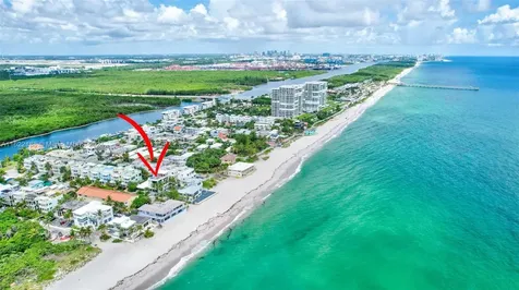 305 Oak Street Hollywood FL 33019