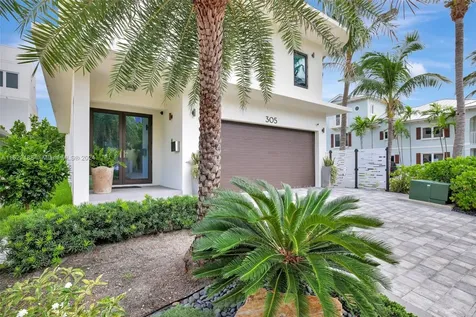 305 Oak Street Hollywood FL 33019