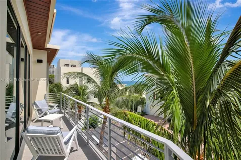 305 Oak Street Hollywood FL 33019
