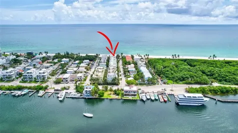 305 Oak Street Hollywood FL 33019