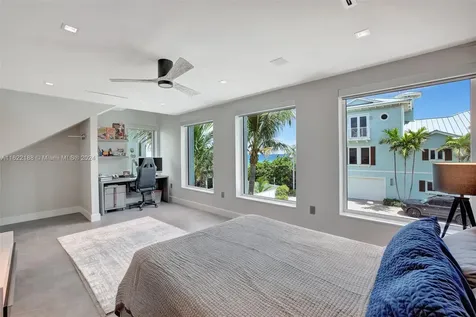 305 Oak Street Hollywood FL 33019