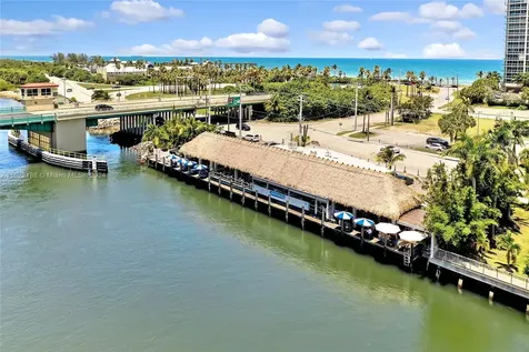 305 Oak Street Hollywood FL 33019