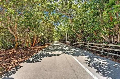 305 Oak Street Hollywood FL 33019