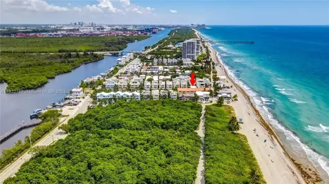 305 Oak Street Hollywood FL 33019